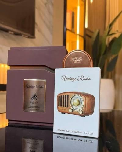 VINTAGE RADIO